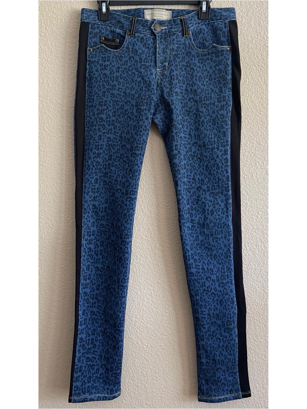 Jeans - Double D Ranch - Skinny - Blue Denim Leopard Print
Stretch Tuxedo Sides